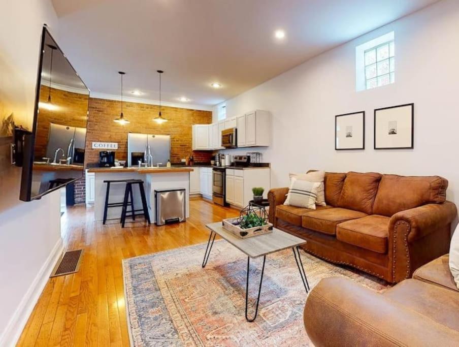 Private Home-backyard-parking Near Nulu Downtown *