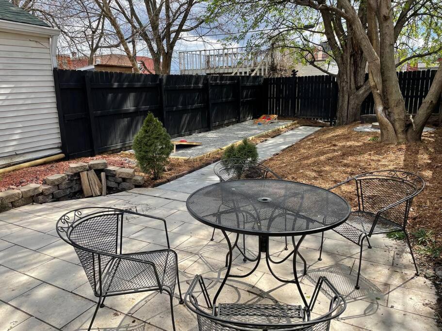 Private Home-backyard-parking Near Nulu Downtown *